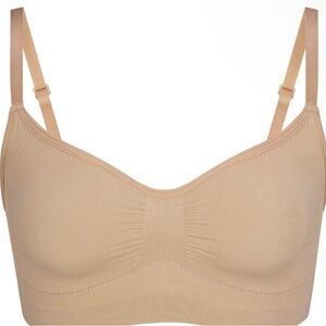 SKIMS seamless sculpt bra size small in clay